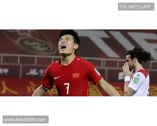 杨秀英独家揭秘足球技巧与心得分享助你提升球技