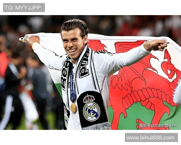 足球明星贝尔展现阳光微笑瞬间引发球迷热烈追捧与喜爱 足球明星贝尔展现阳光微笑瞬间引发球迷热烈追捧与喜爱